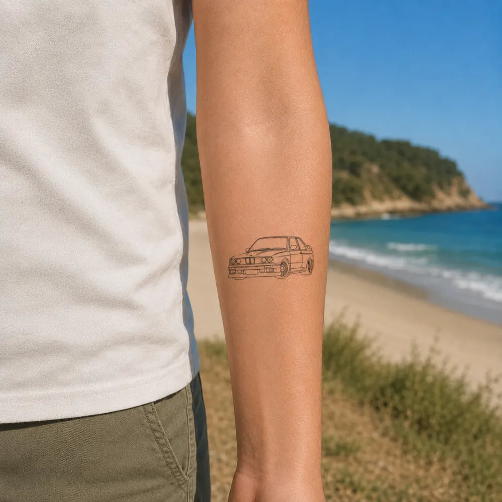 SafeTatt — Retro Racer · fotografie tetování na kůži