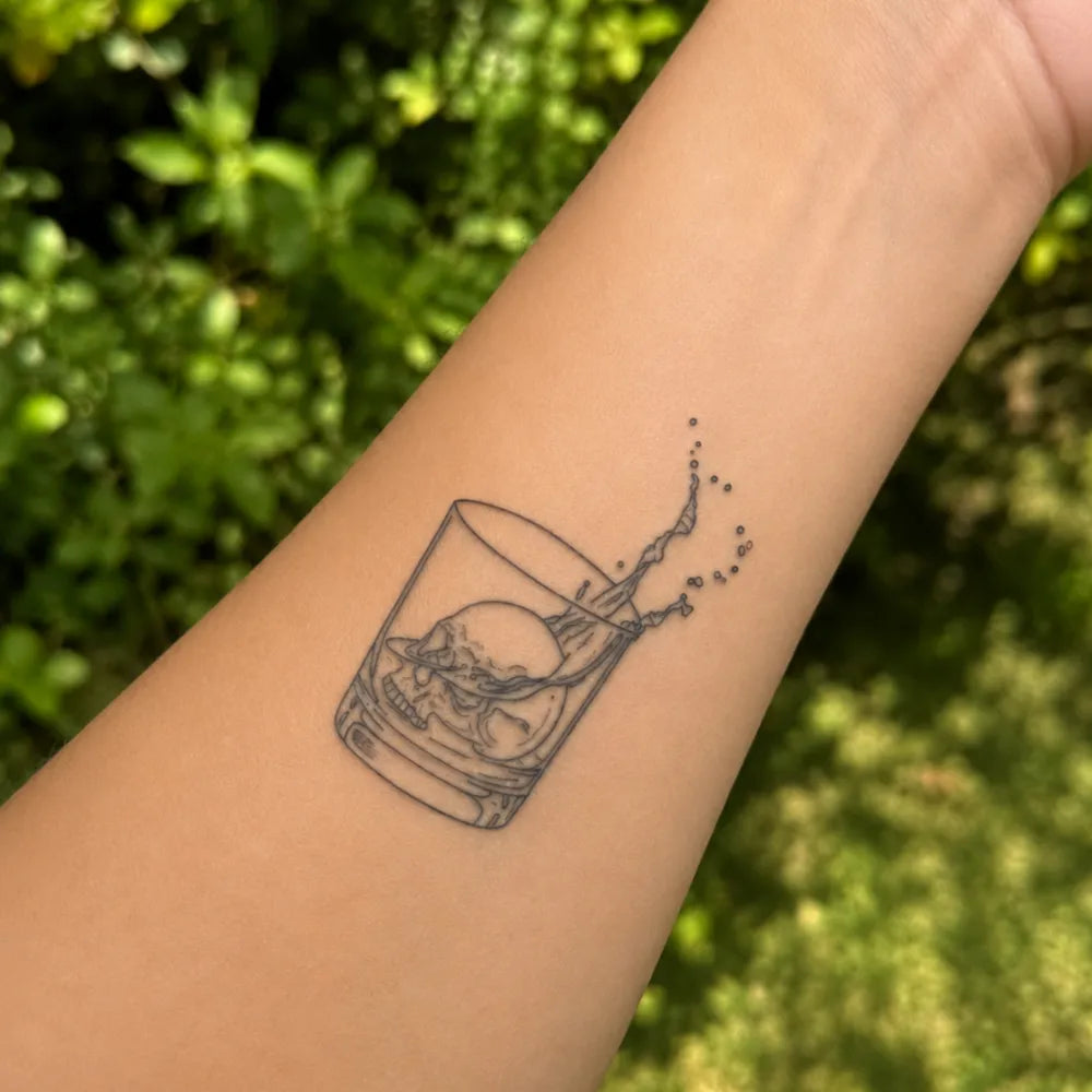 SafeTatt — Deadly Drink · fotografie tetování na kůži