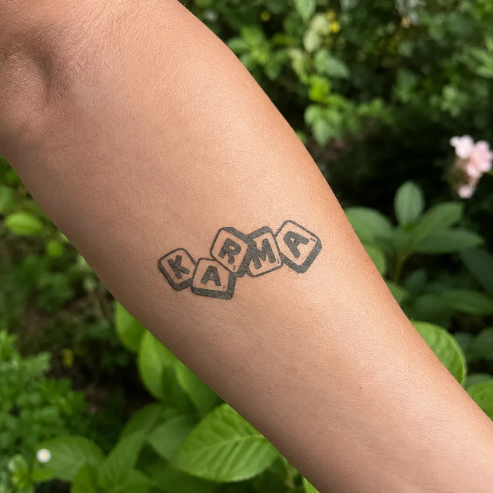 SafeTatt — Karma Dice · fotografie tetování na kůži
