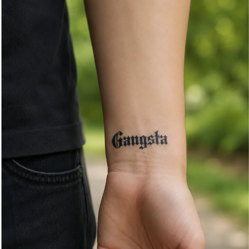 SafeTatt — Gangsta Script · fotografie tetování na kůži